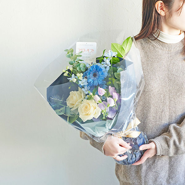 そのまま飾れる花束（スタンディングブーケ）ブルーホワイト系